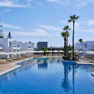 https://panthea-holiday-village.hotelsatayianapa.com